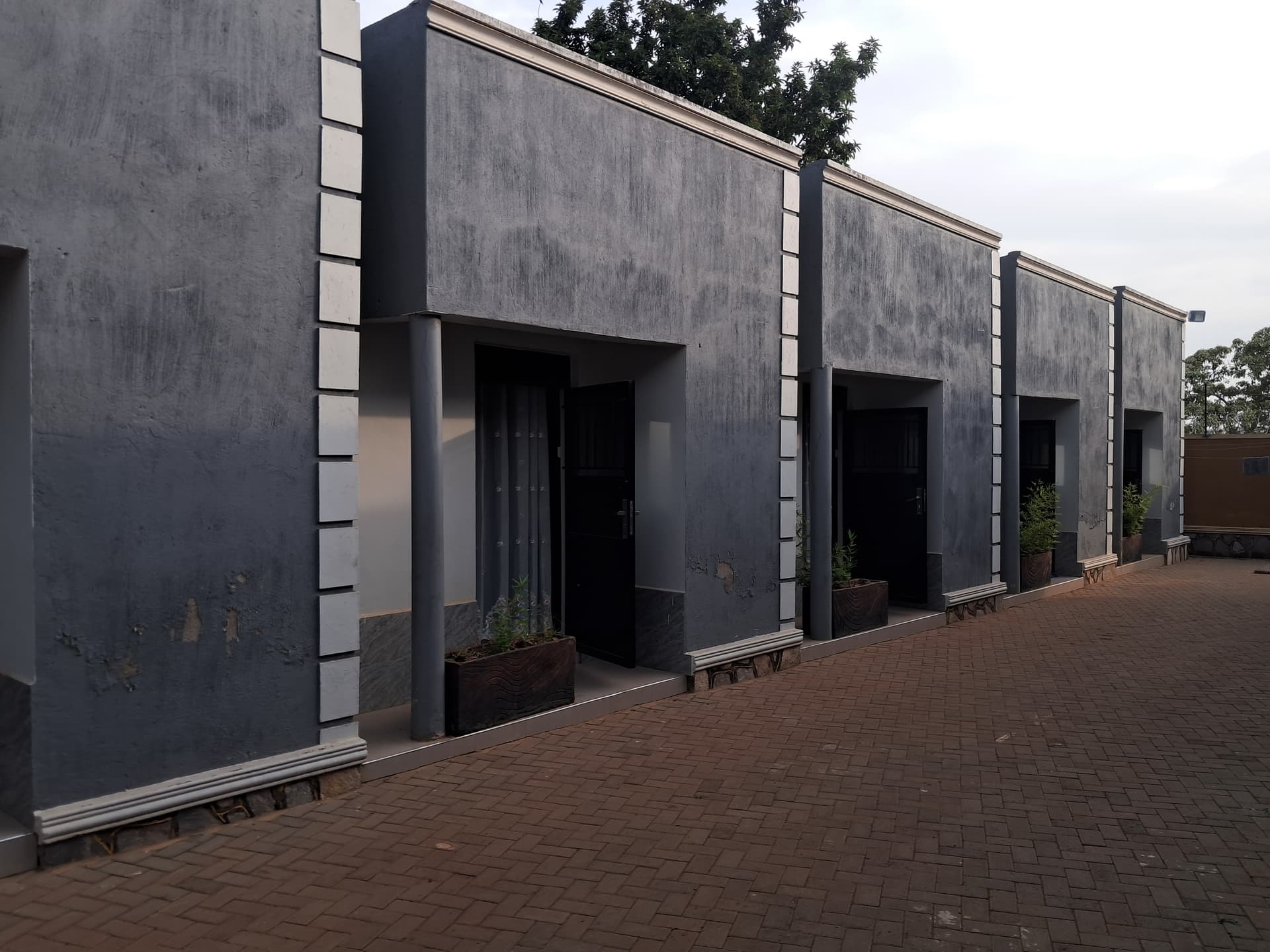 SMK Guest House facade